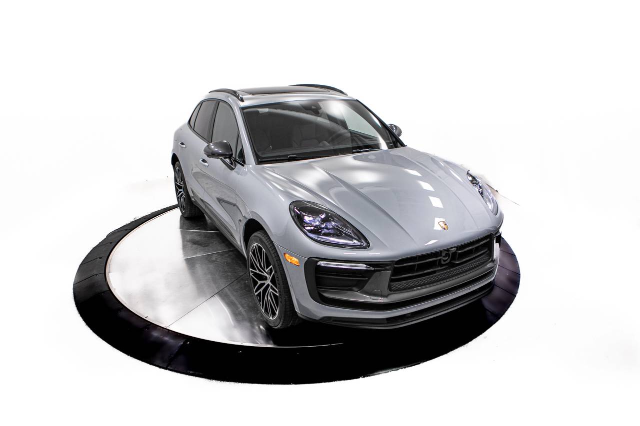 Thumbnail: 2026 Porsche Macan - 19