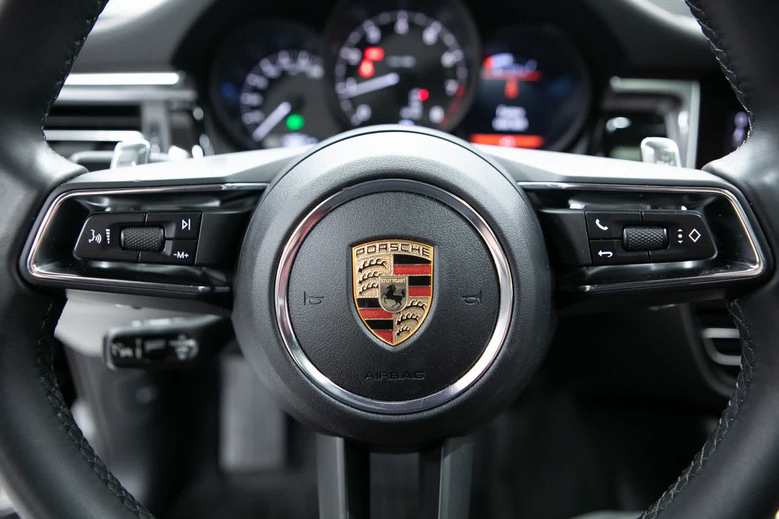 Thumbnail: 2025 Porsche Macan - 14