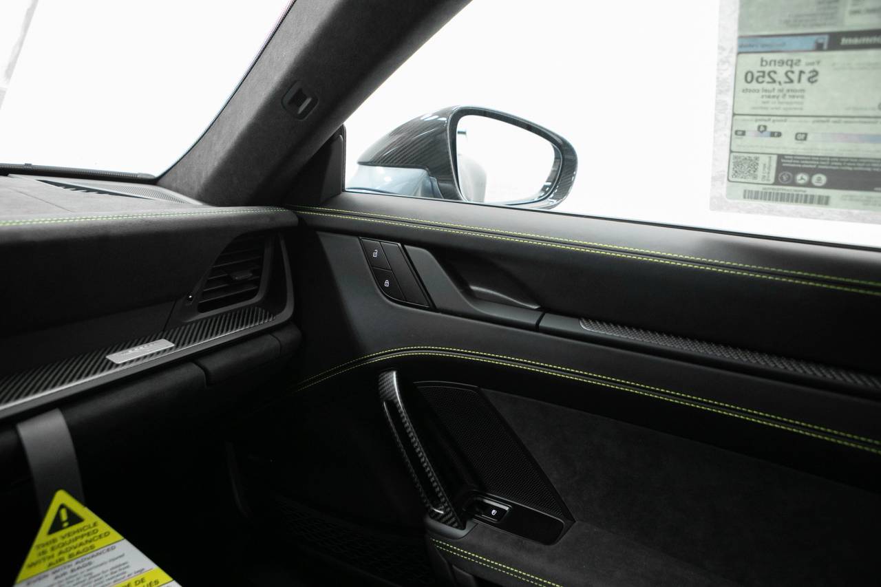 Thumbnail: 2026 Porsche 911 - 33