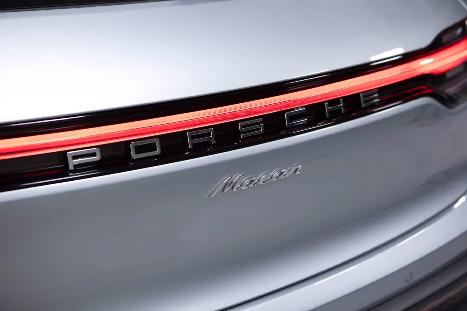 Thumbnail: 2026 Porsche Macan - 17