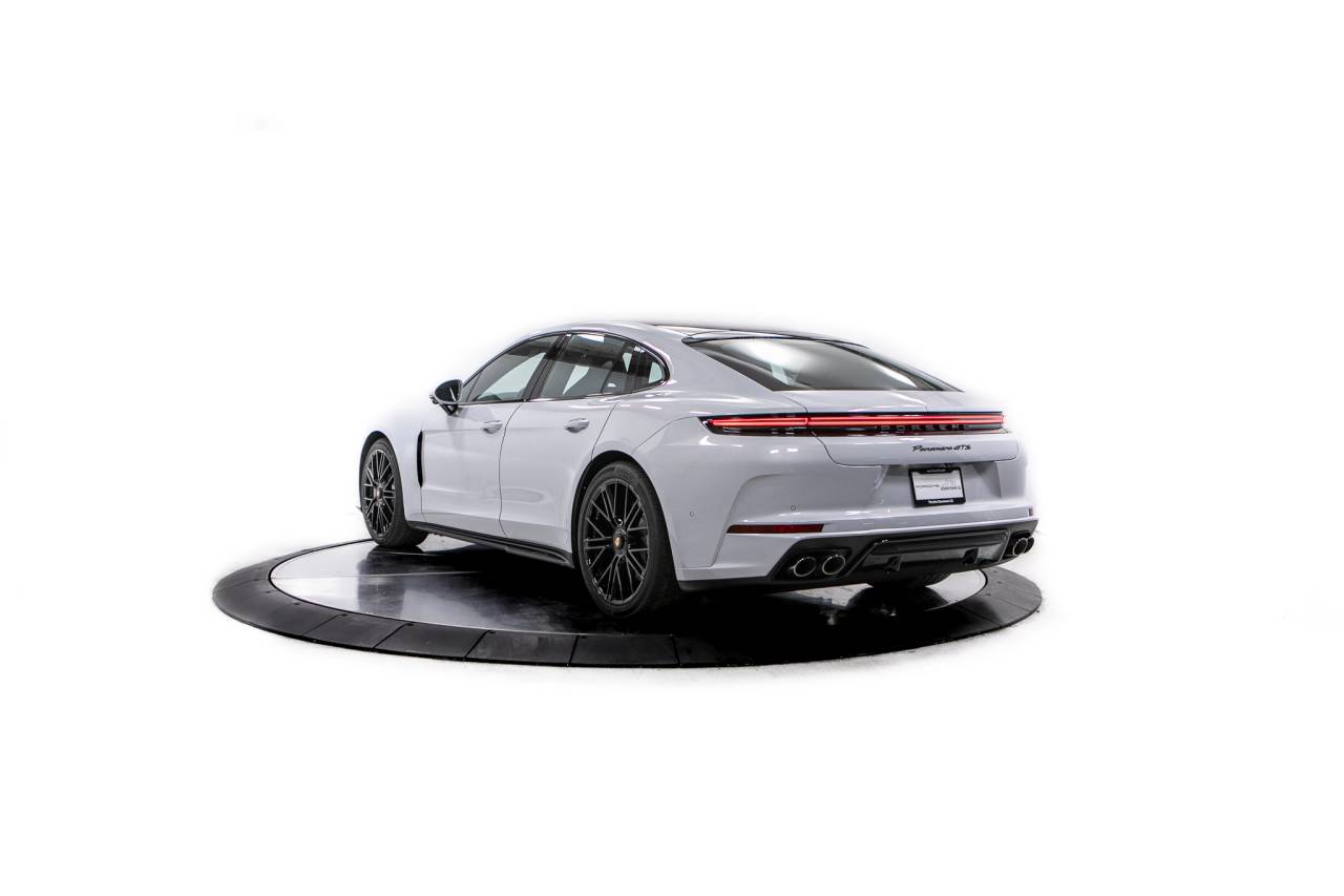 Thumbnail: 2026 Porsche Panamera - 3