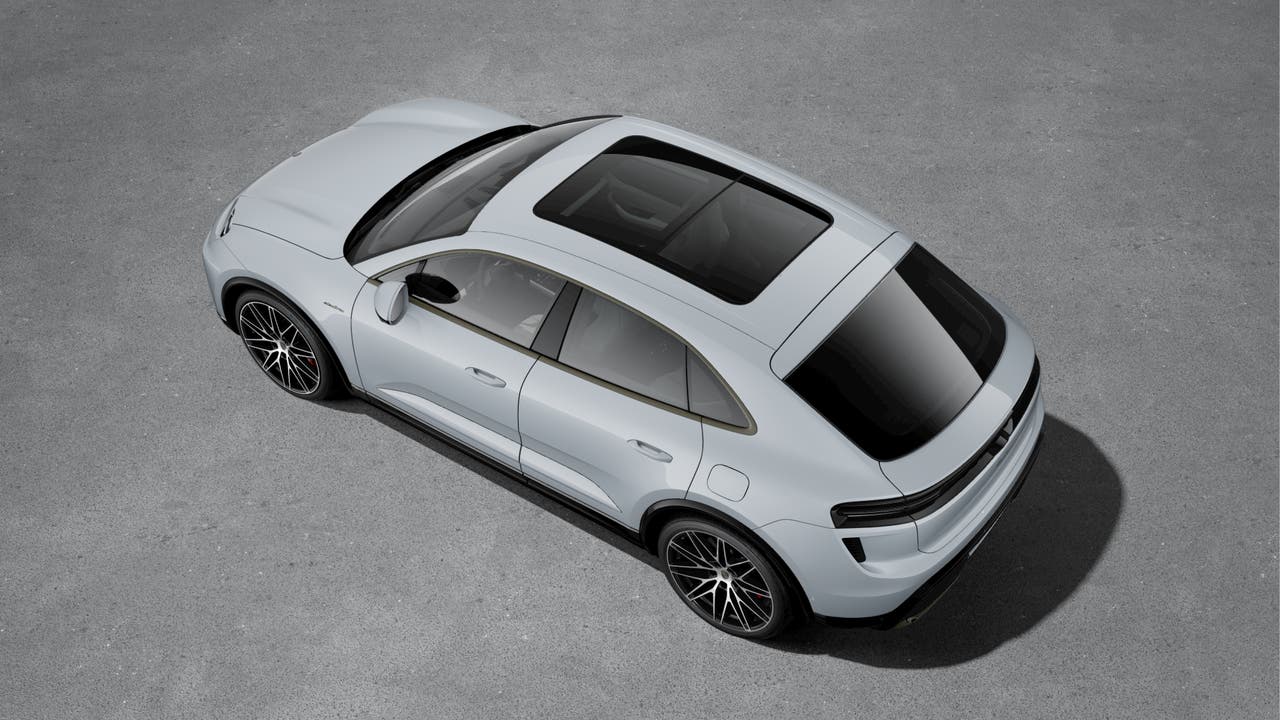 Thumbnail: 2026 Porsche Macan - 4