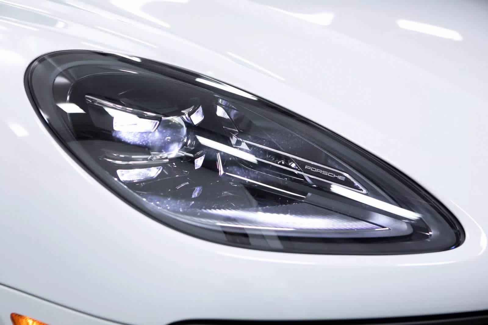 Thumbnail: 2026 Porsche Macan - 34