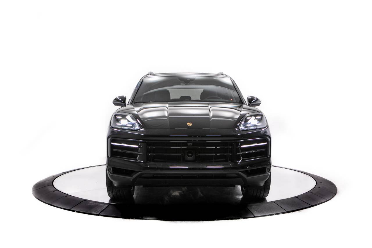 Thumbnail: 2026 Porsche Cayenne - 10