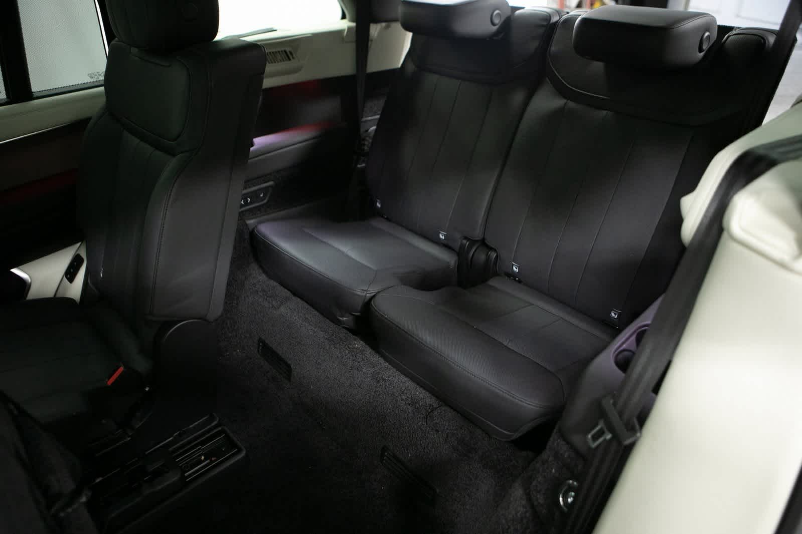 Thumbnail: 2023 Land Rover Range Rover - 29