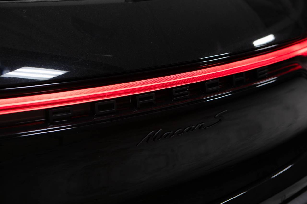 Thumbnail: 2026 Porsche Macan - 16