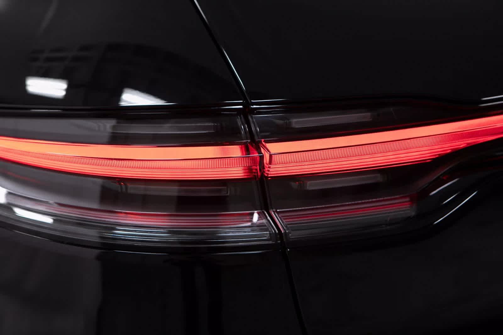 Thumbnail: 2025 Porsche Macan - 36