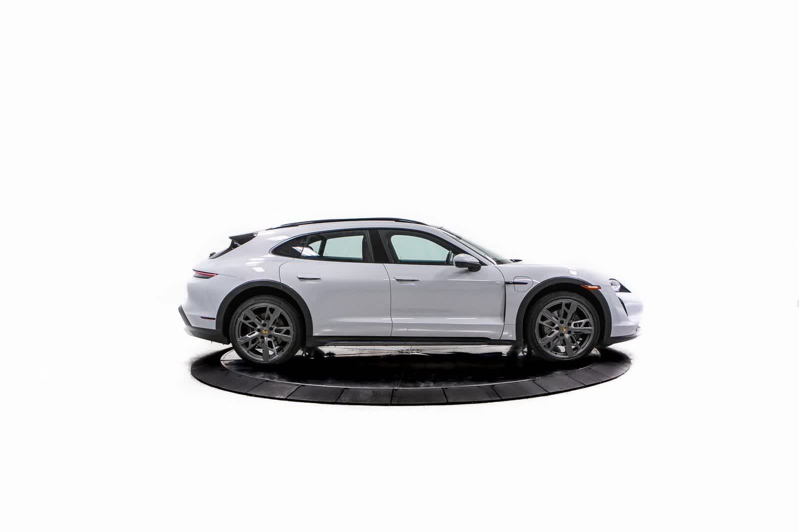 Thumbnail: 2024 Porsche Taycan - 8