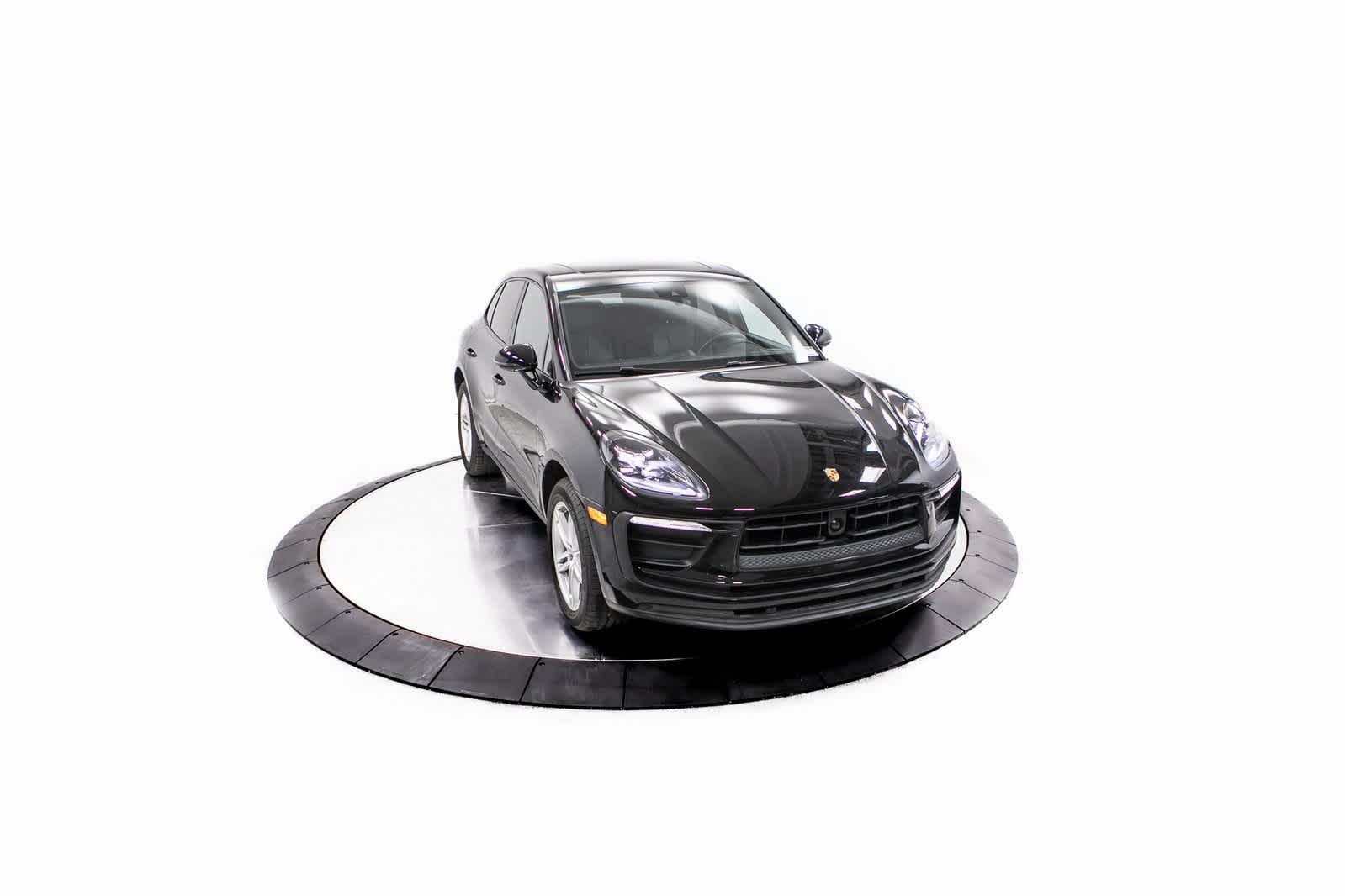 Thumbnail: 2023 Porsche Macan - 39