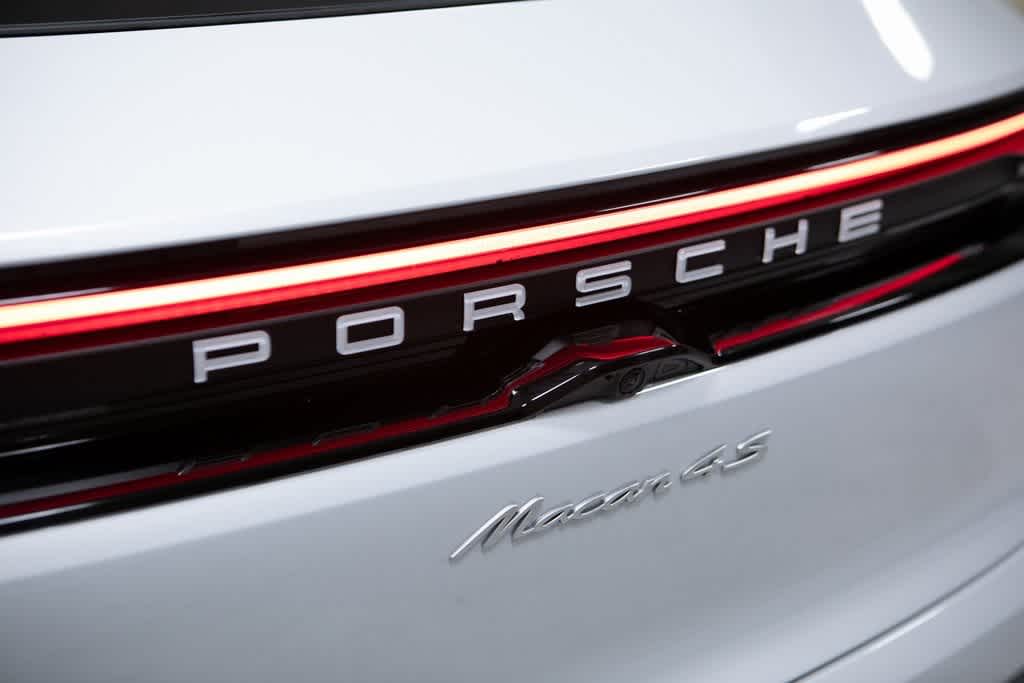 Thumbnail: 2025 Porsche Macan - 35
