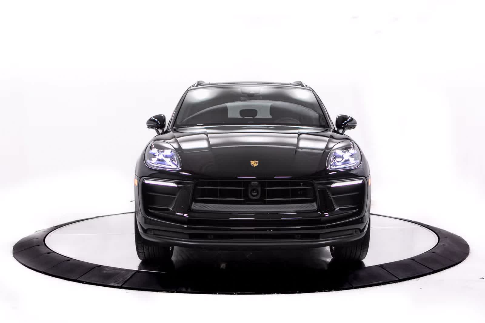 Thumbnail: 2026 Porsche Macan - 9
