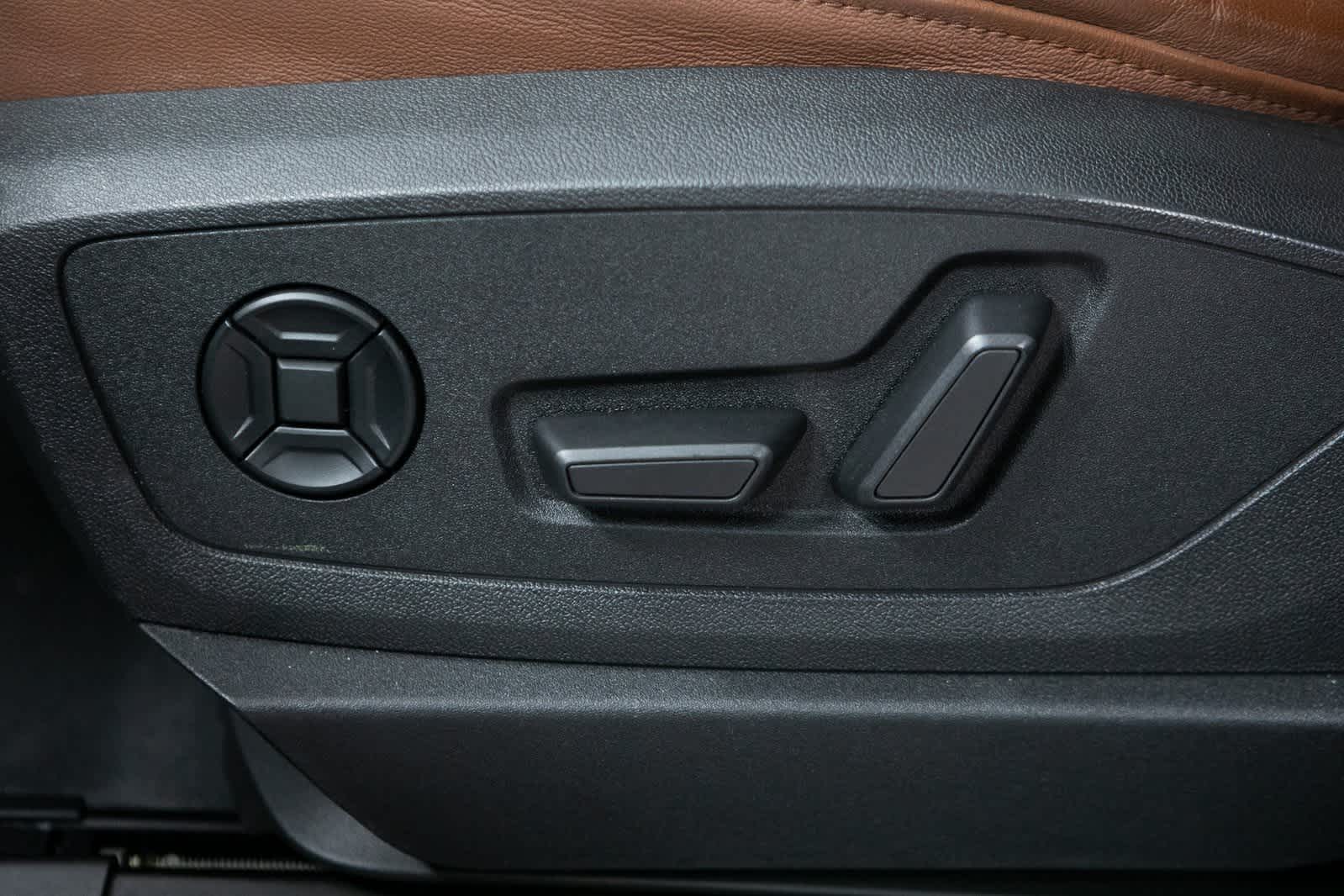 Thumbnail: 2022 Audi e-tron - 17