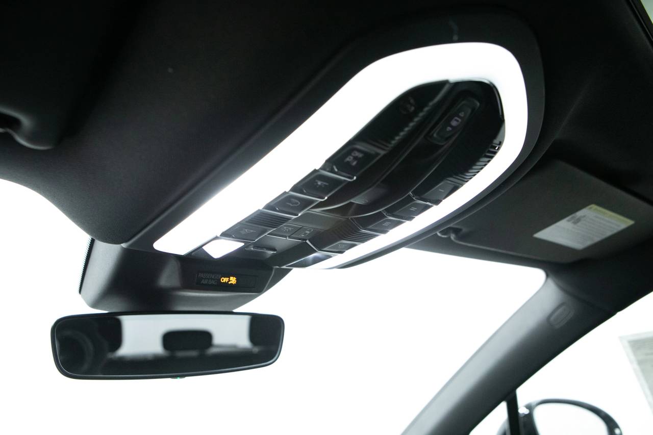 Thumbnail: 2026 Porsche Macan - 32