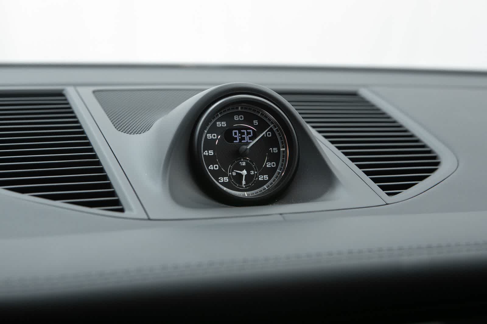 Thumbnail: 2026 Porsche Macan - 32