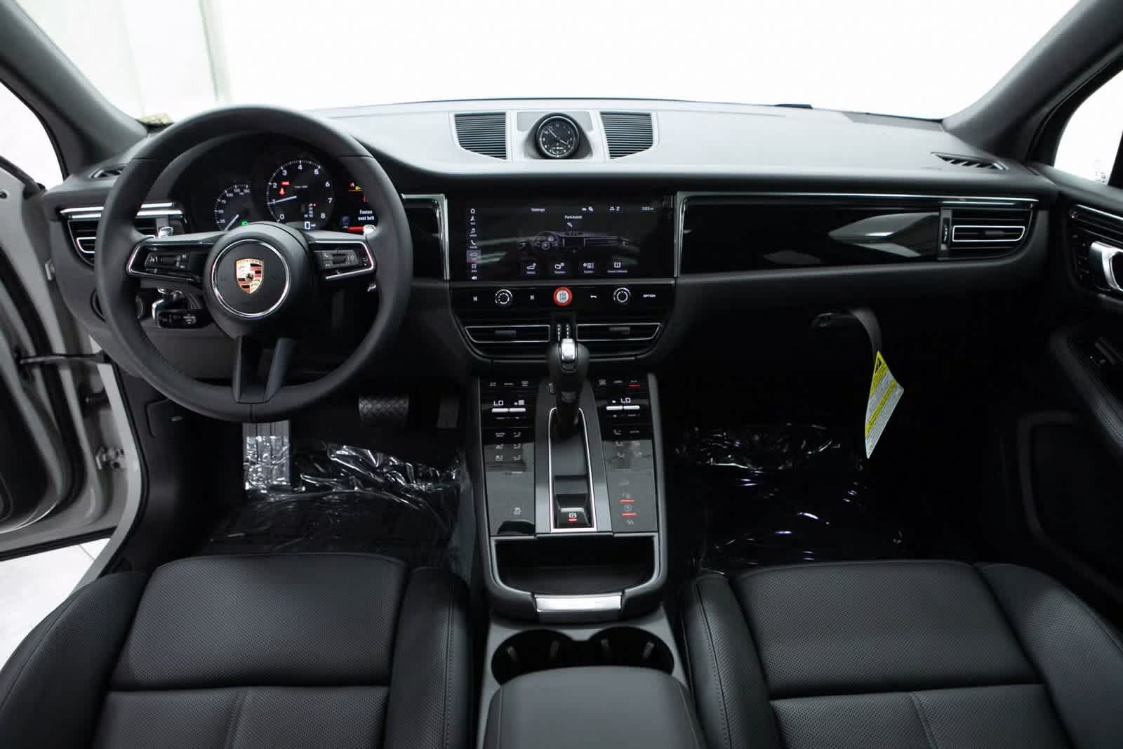 Thumbnail: 2025 Porsche Macan - 13