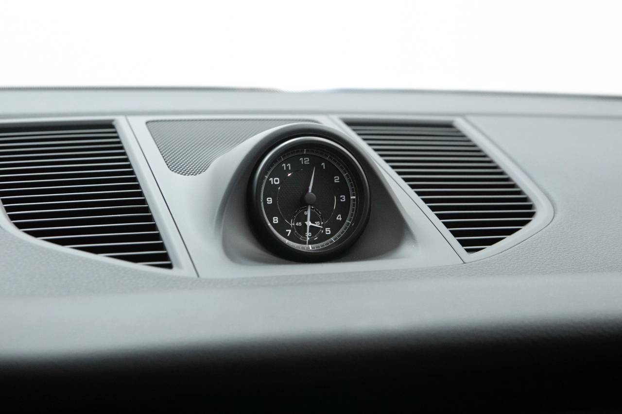 Thumbnail: 2026 Porsche Macan - 32