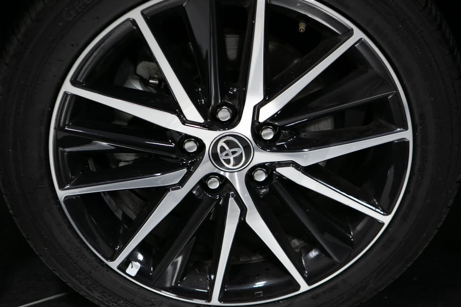 Thumbnail: 2023 Toyota Camry - 11