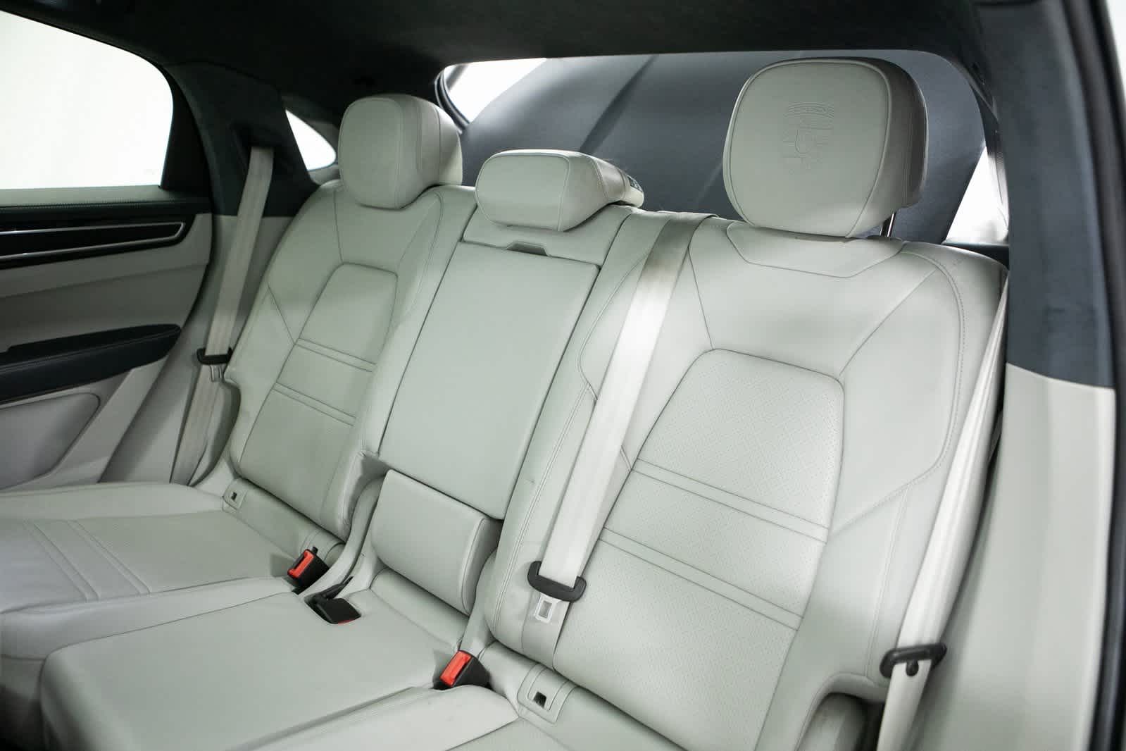 Thumbnail: 2023 Porsche Cayenne - 30