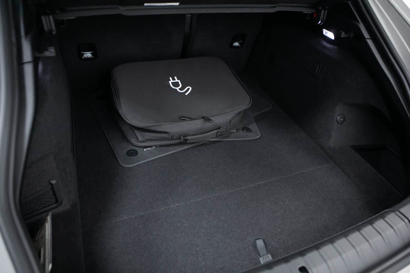 Thumbnail: 2024 Porsche Taycan - 31