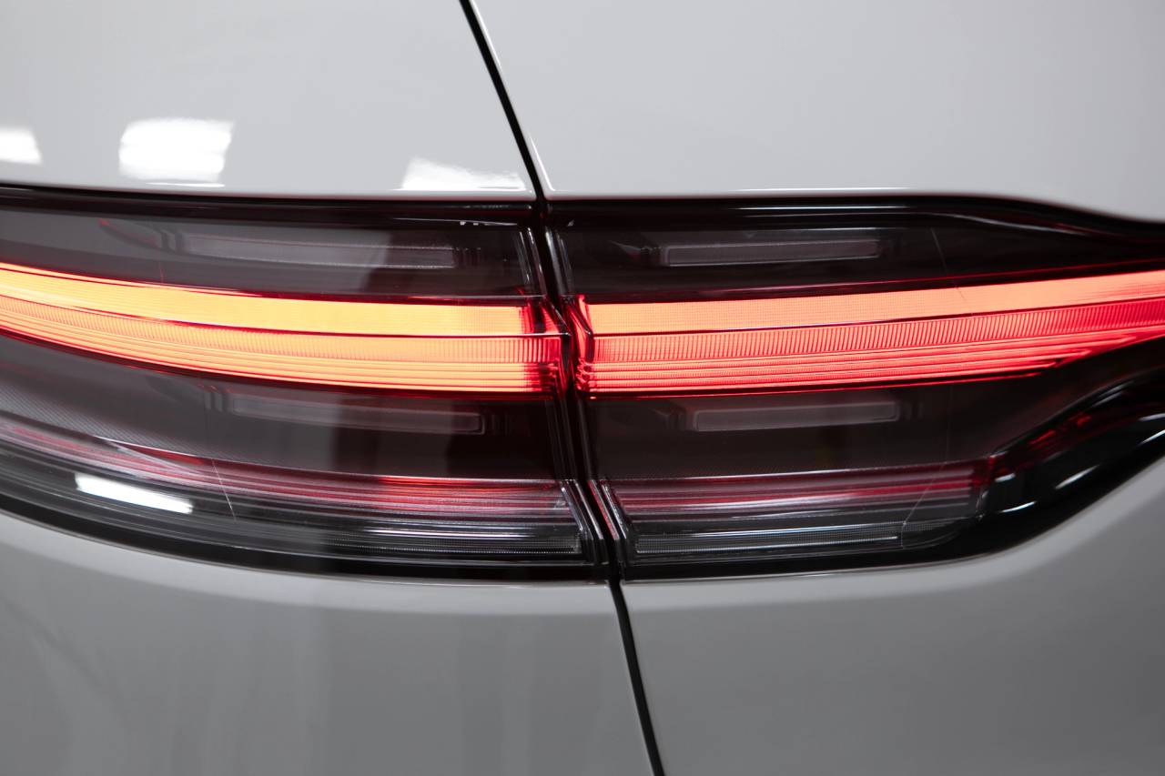 Thumbnail: 2026 Porsche Macan - 15