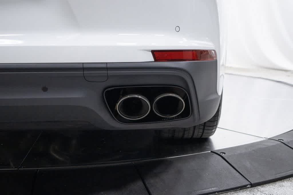 Thumbnail: 2024 Porsche Panamera - 34