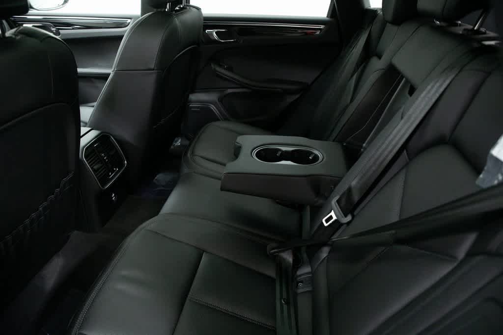 Thumbnail: 2025 Porsche Macan - 30
