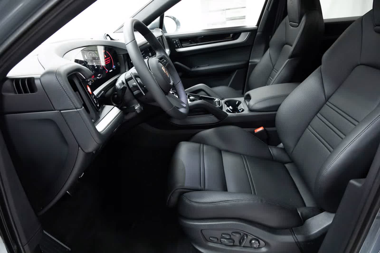 Thumbnail: 2025 Porsche Cayenne - 23