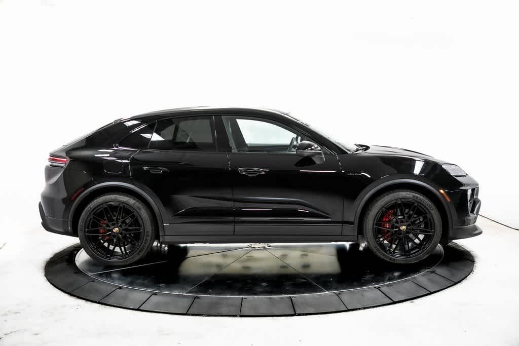 Thumbnail: 2025 Porsche Macan - 8