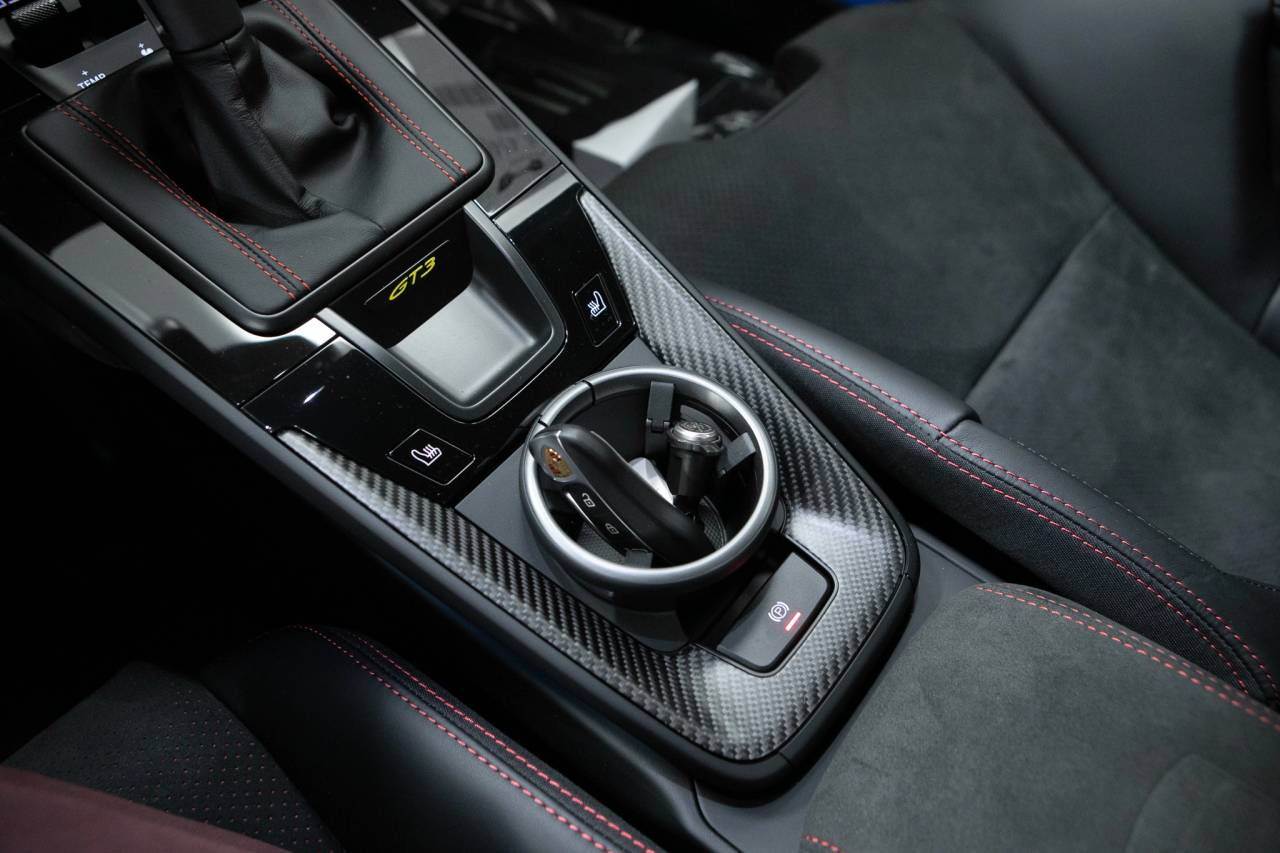 Thumbnail: 2026 Porsche 911 - 32