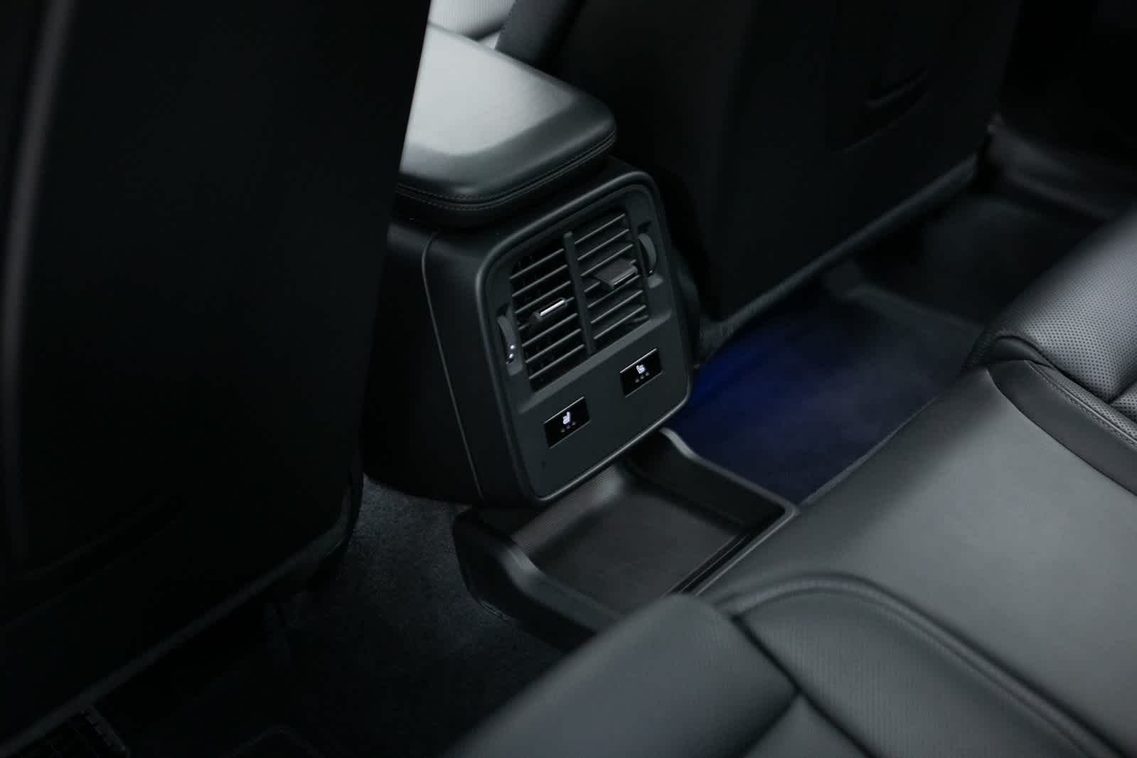 Thumbnail: 2022 Porsche Taycan - 29