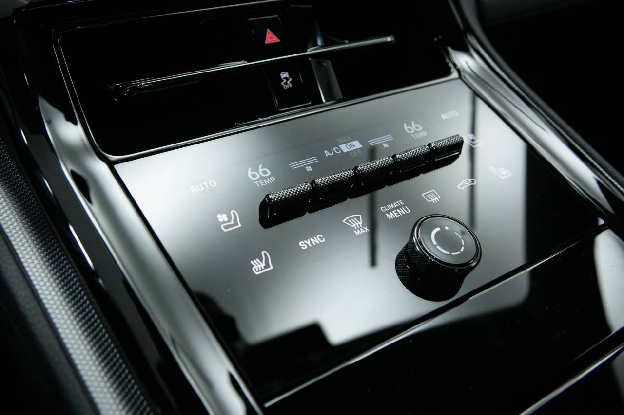 Thumbnail: 2026 Porsche Panamera - 29