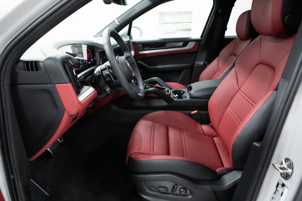 Thumbnail: 2025 Porsche Cayenne - 20