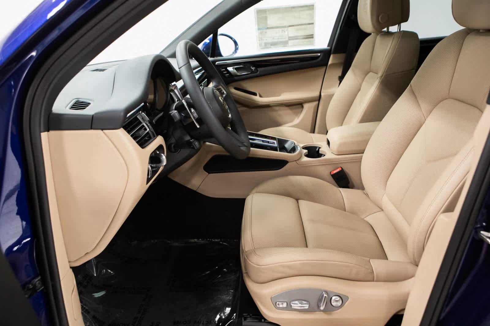 Thumbnail: 2025 Porsche Macan - 17