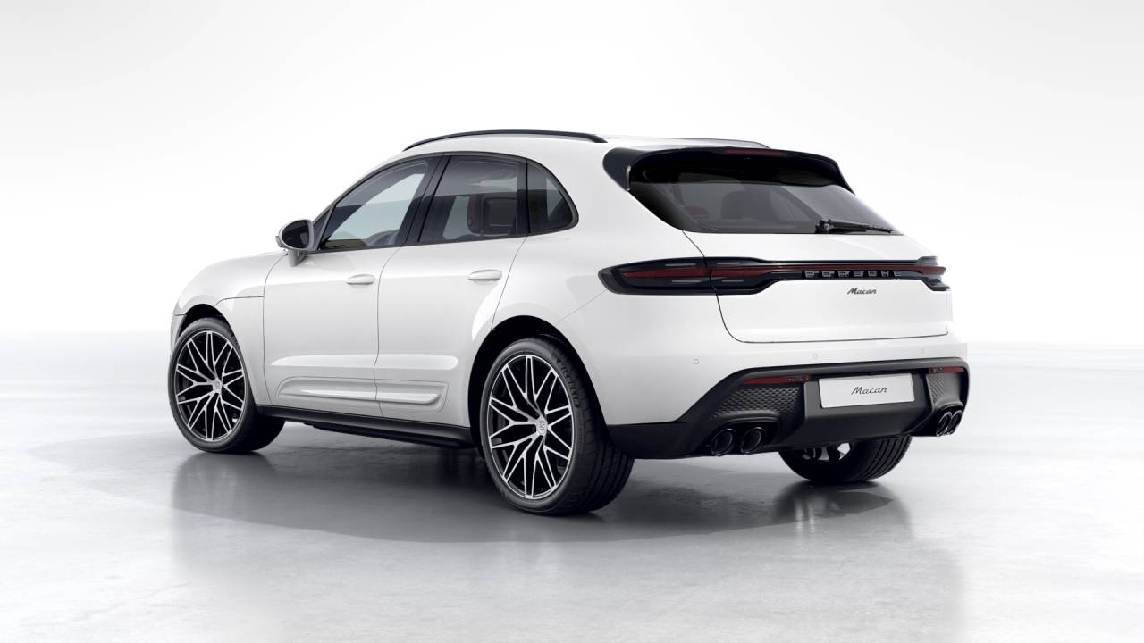 Thumbnail: 2026 Porsche Macan - 3