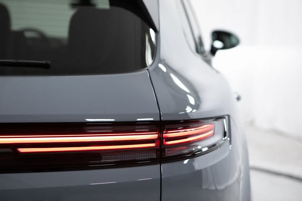 Thumbnail: 2025 Porsche Cayenne - 38