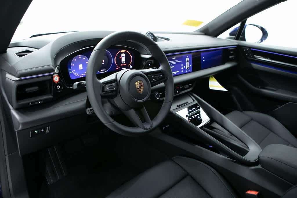 Thumbnail: 2025 Porsche Macan - 4