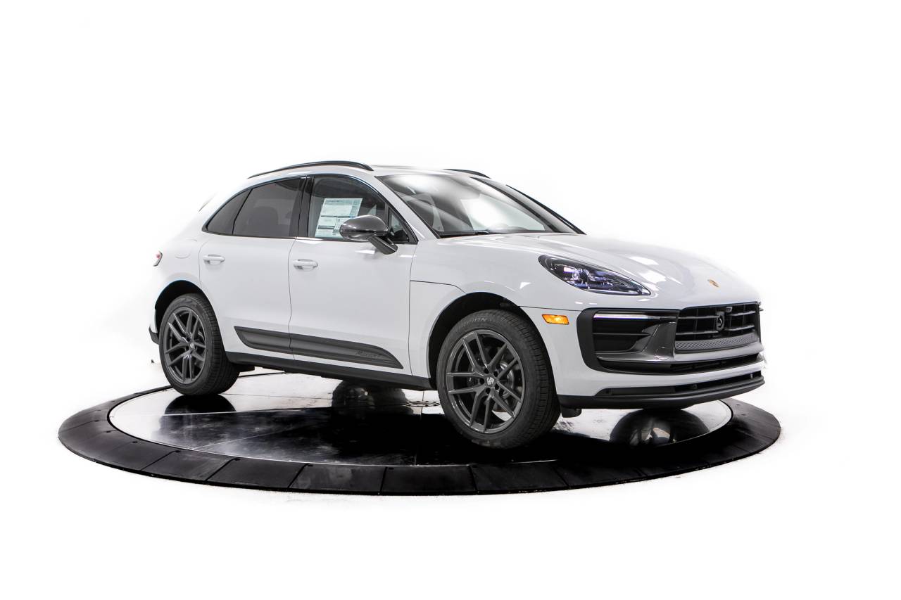 Thumbnail: 2026 Porsche Macan - 9