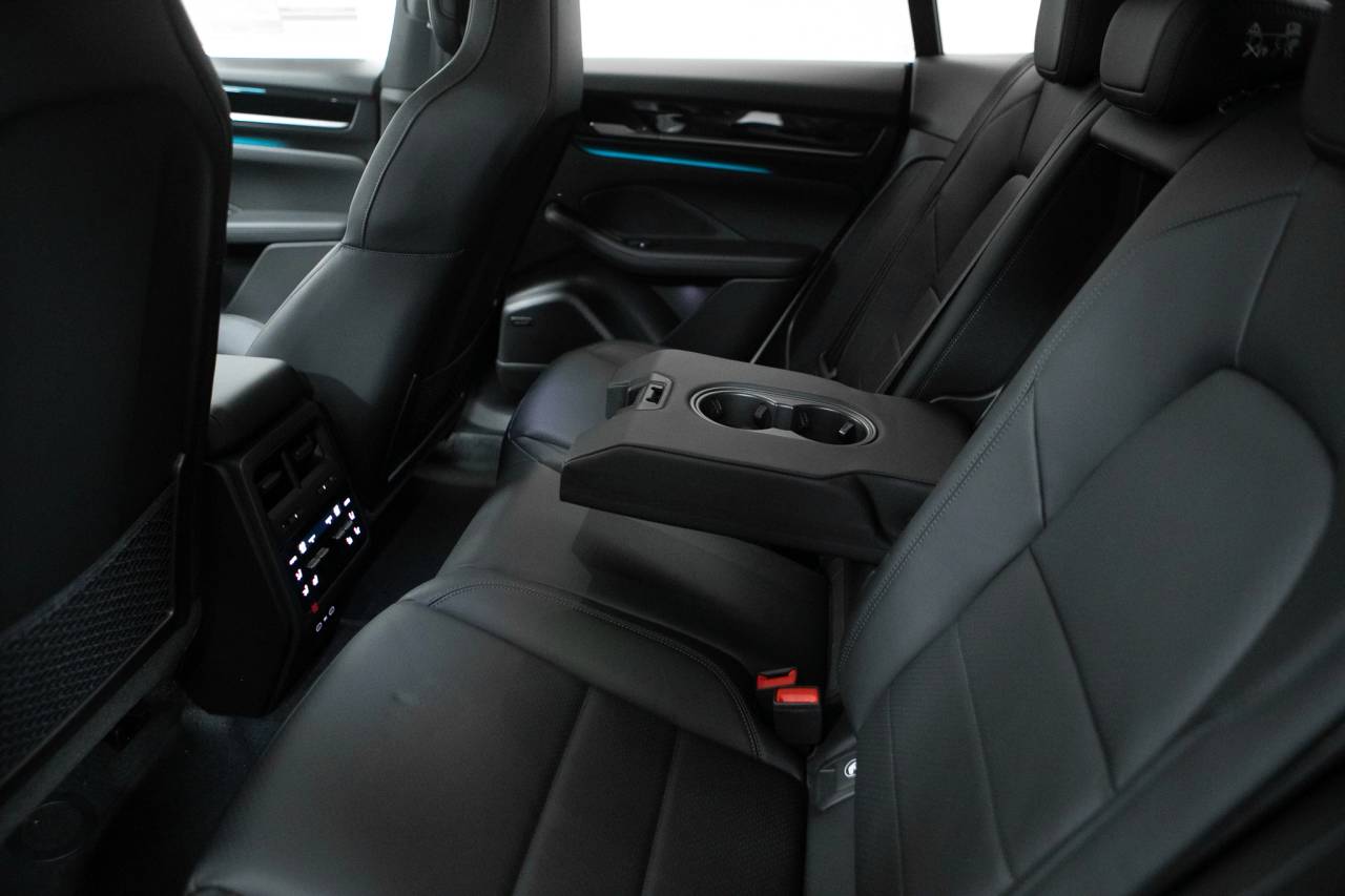 Thumbnail: 2026 Porsche Macan - 37