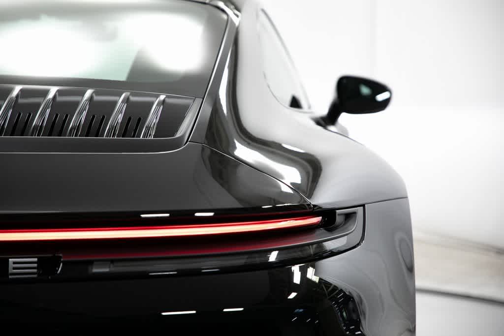 Thumbnail: 2025 Porsche 911 - 35