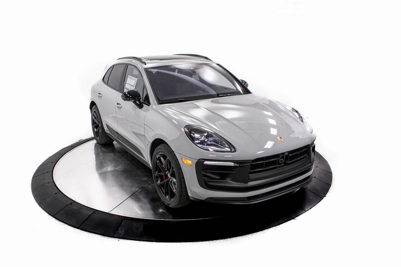 Thumbnail: 2026 Porsche Macan - 39