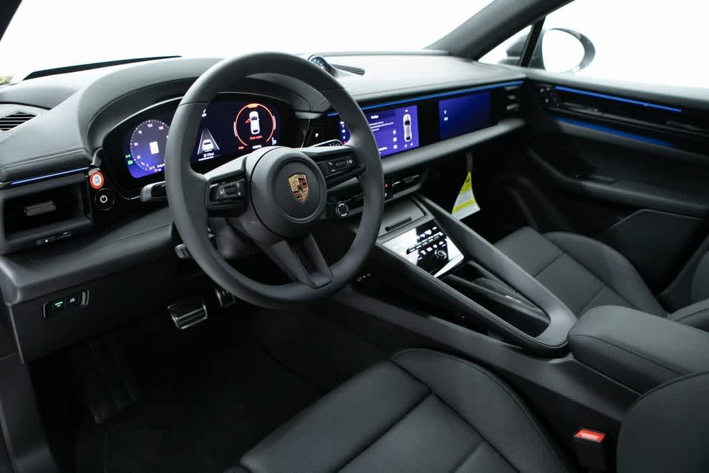 Thumbnail: 2025 Porsche Macan - 4