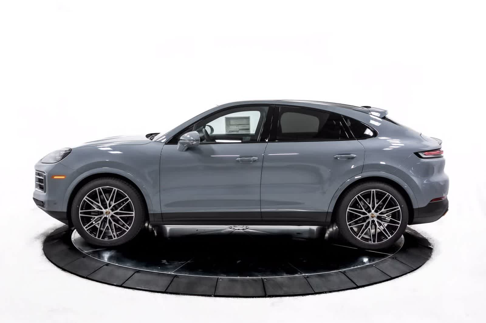 Thumbnail: 2025 Porsche Cayenne - 2