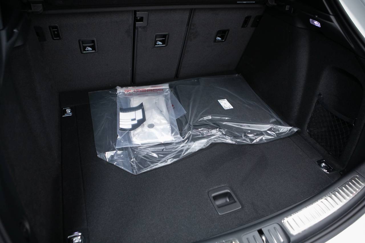 Thumbnail: 2026 Porsche Macan - 39