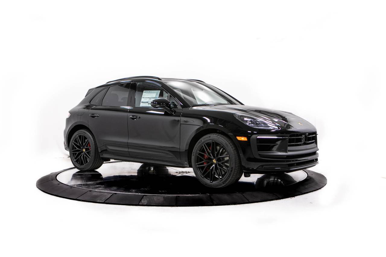 Thumbnail: 2026 Porsche Macan - 9