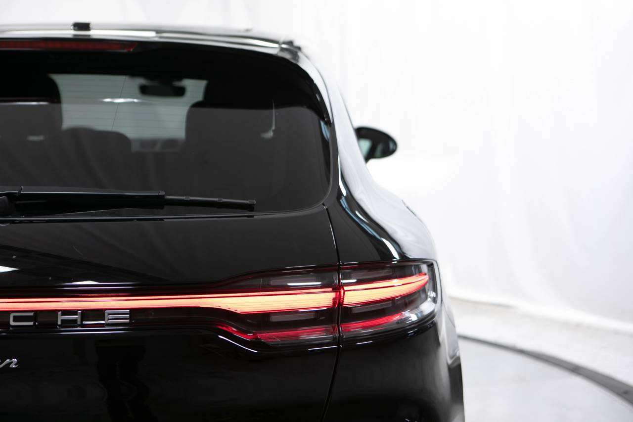 Thumbnail: 2026 Porsche Macan - 18