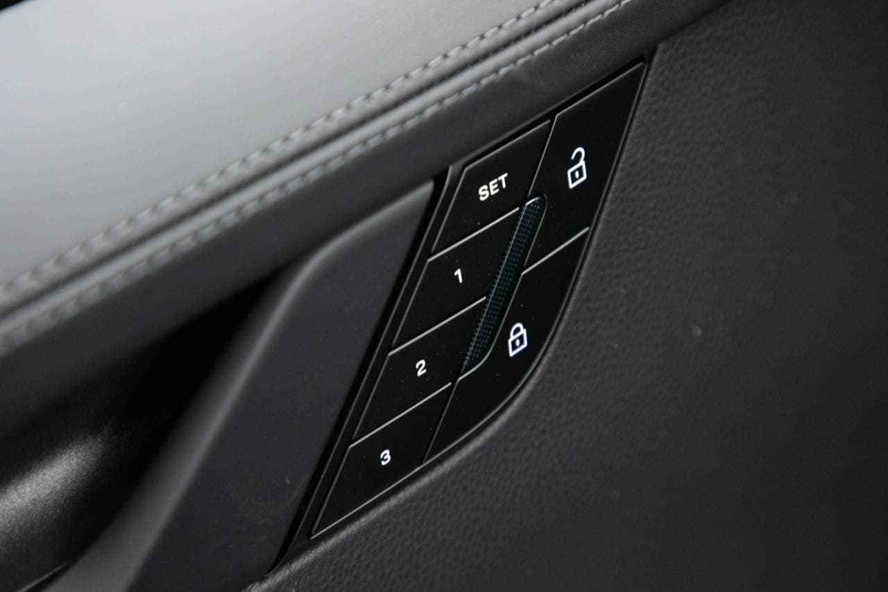 Thumbnail: 2025 Porsche 911 - 26