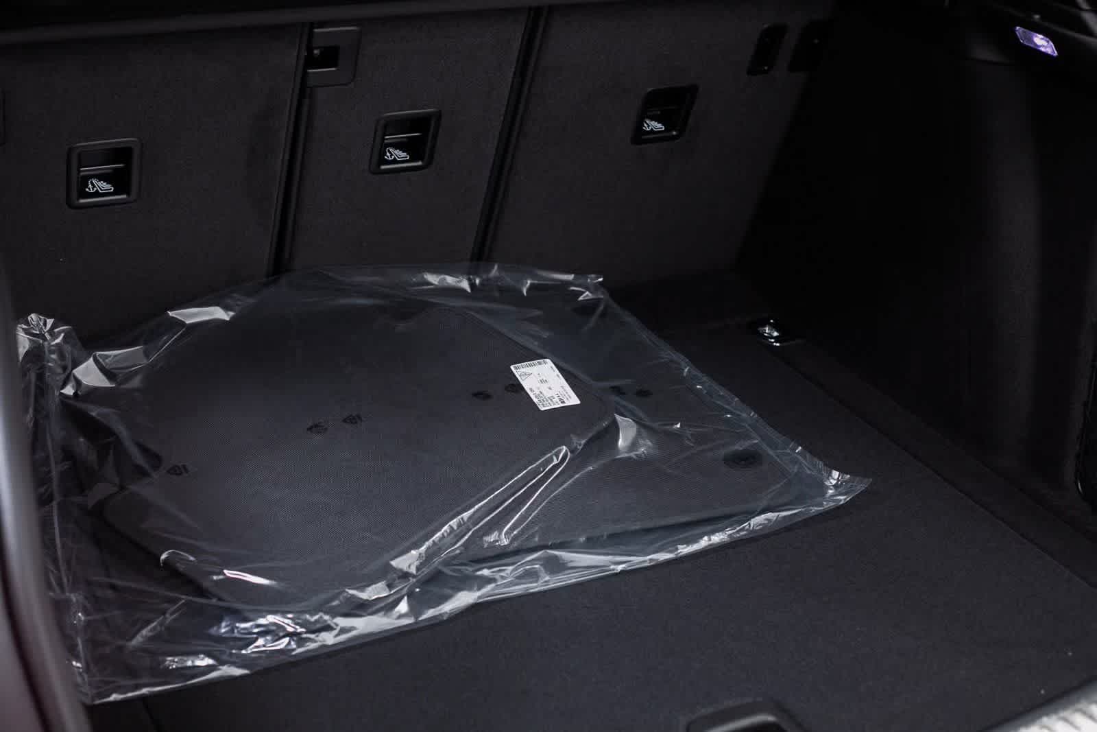 Thumbnail: 2025 Porsche Macan - 31