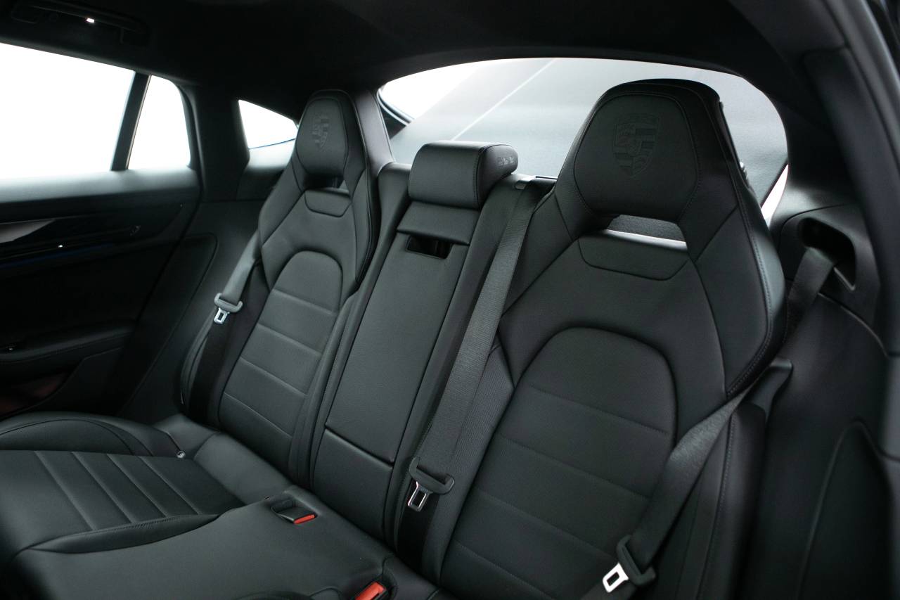 Thumbnail: 2025 Porsche Panamera - 38