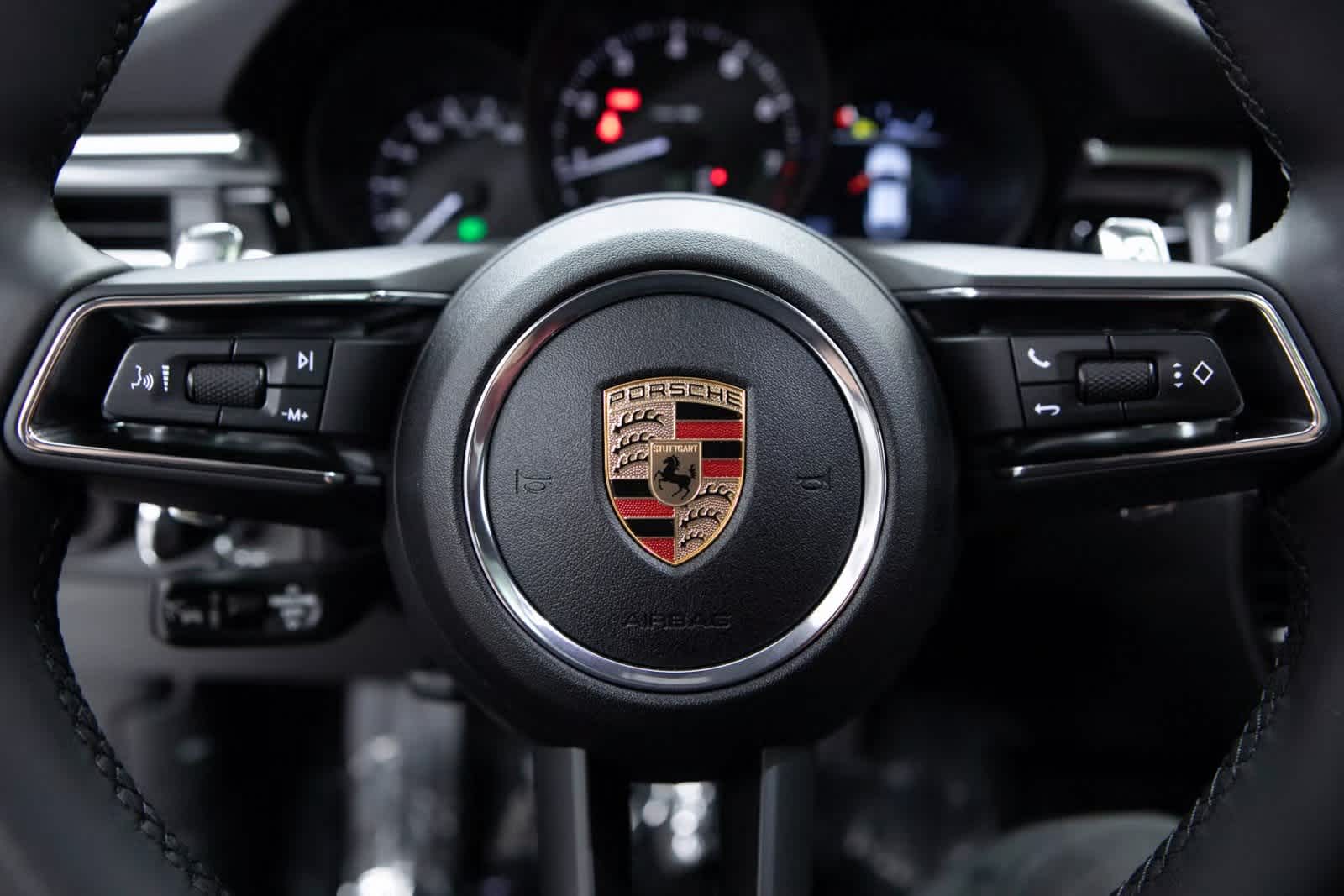 Thumbnail: 2025 Porsche Macan - 14