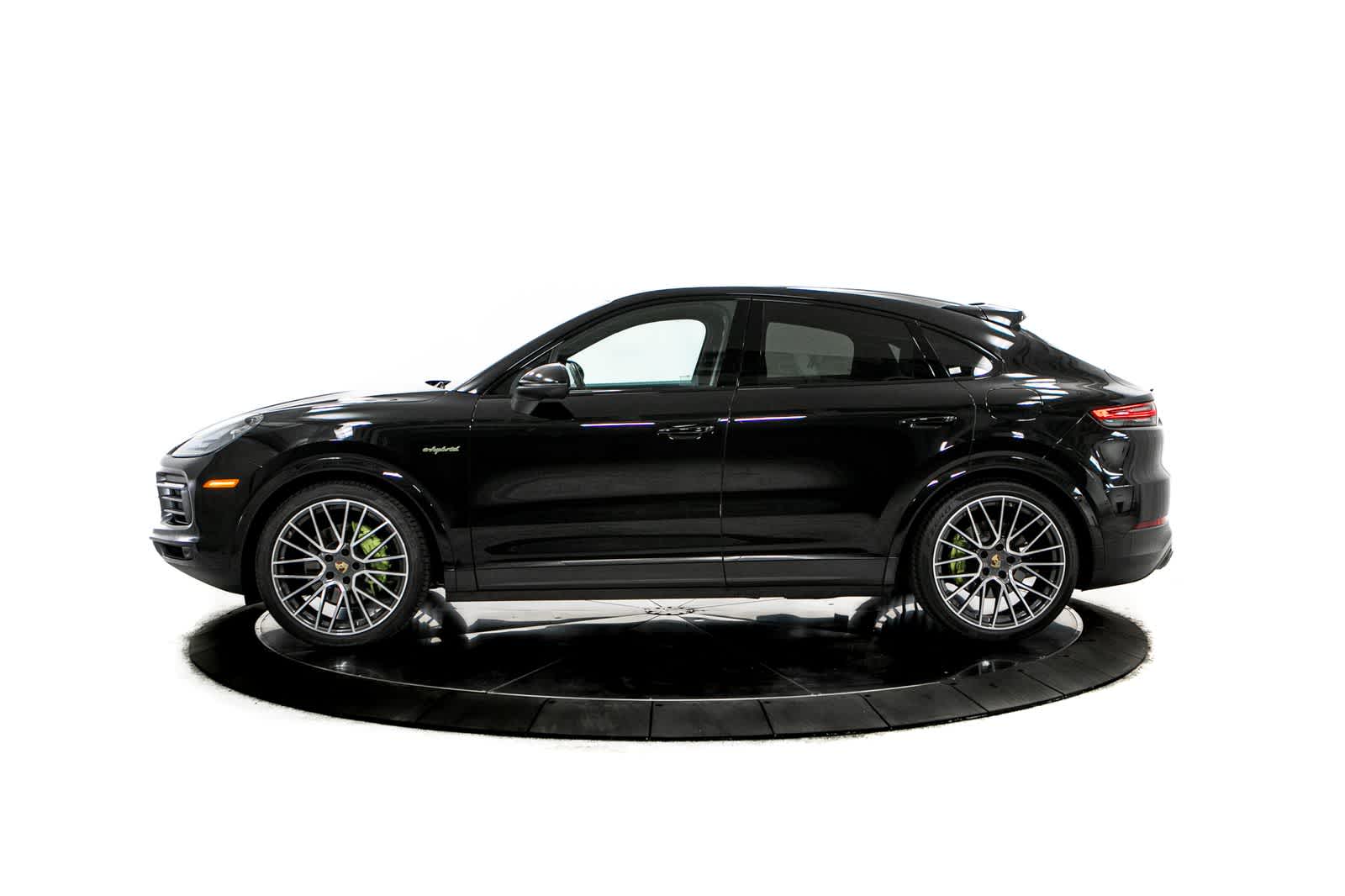 Thumbnail: 2023 Porsche Cayenne - 2